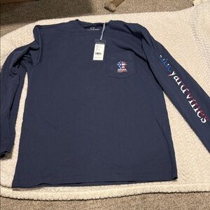 NWT med Vineyard Vines Navy Long Sleeve with Sleeve Logo pineapple